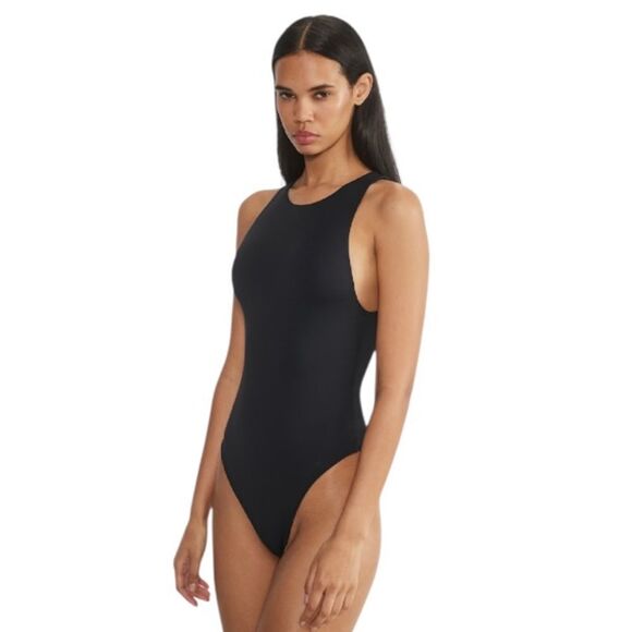 Aritzia Tops - ARITZIA Orginal Contour ‘90s Bodysuit in Black
